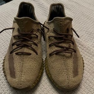Yeezy 350 Earth